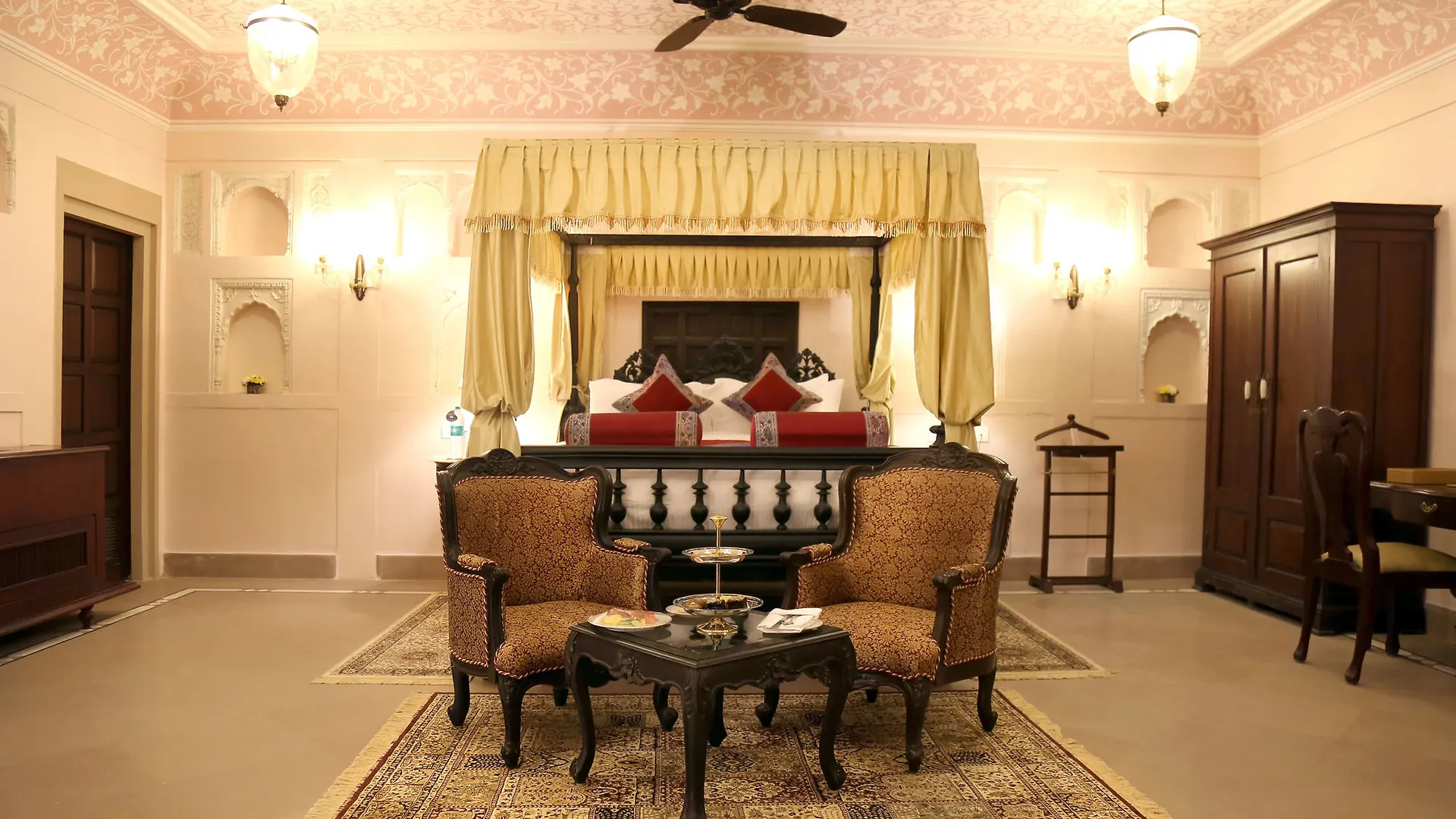 ***** Hotel Brijrama Palace, Varanasi - By The Ganges India