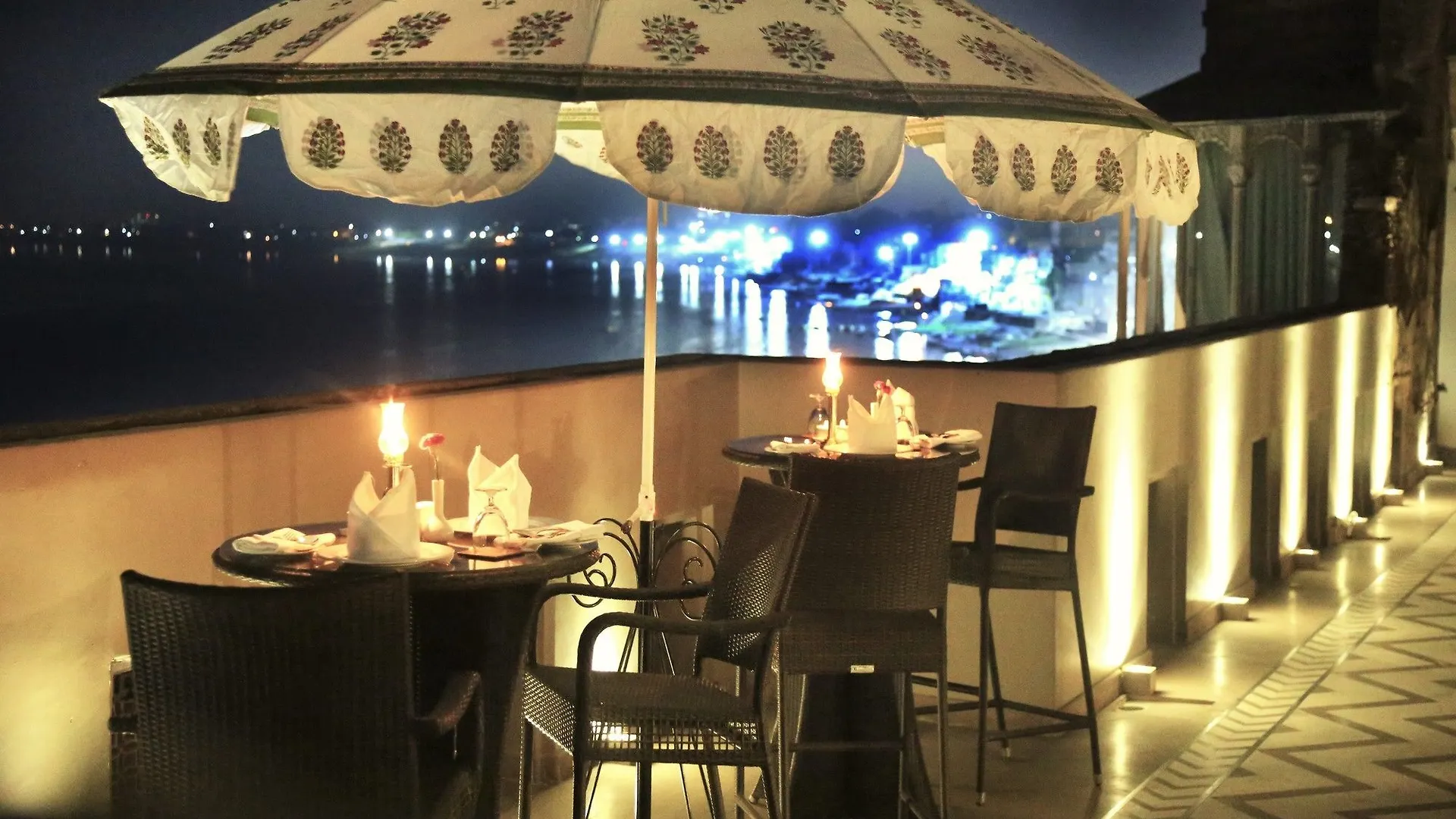Hotel Brijrama Palace, Varanasi - By The Ganges